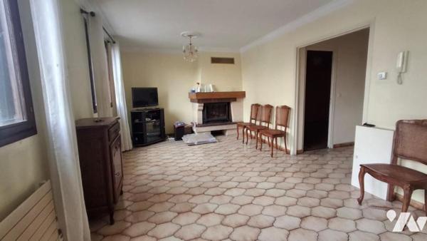 Sur la commune de LIVRY-GARGAN (Seine-Saint-Denis) Maison de 5PP et sous-sol aménagé