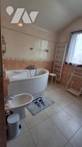 Sur la commune de LIVRY-GARGAN (Seine-Saint-Denis) Maison de 5PP et sous-sol aménagé