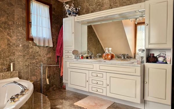 Maison à vendre    7 pièces • 148 m2 Ballainvilliers