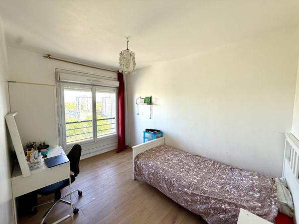 Aulnay-sous-Bois (93600) 4 Pièces avec balcon, parking et cave proche futur métro, RER B