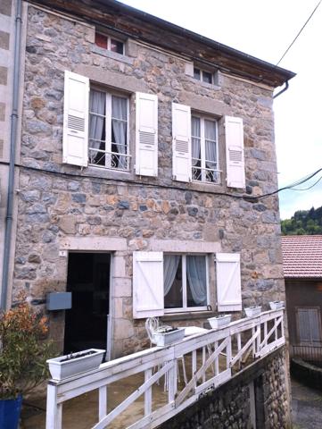 Trés belle maison de village 174m2, garage, atelier