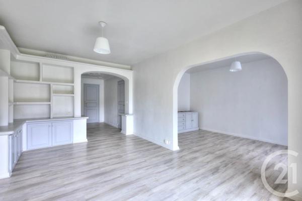 Appartement T4 à vendre  4 pièces - 77,20 m 2   COGOLIN  - 83