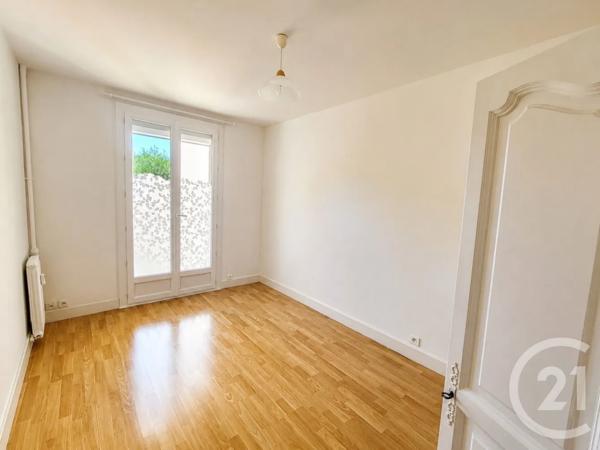 Appartement T4 à vendre  4 pièces - 77,20 m 2   COGOLIN  - 83