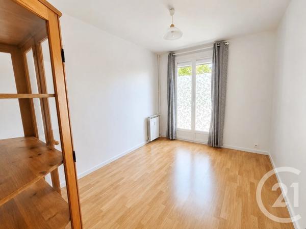 Appartement T4 à vendre  4 pièces - 77,20 m 2   COGOLIN  - 83
