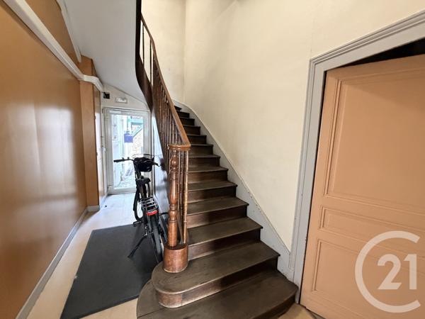 Immeuble à vendre  350 m 2   PERIGUEUX  - 24