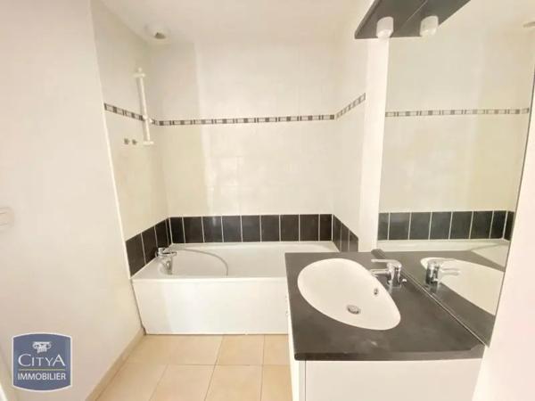 Appartement à louer 2 pièces 45.67m² Beuvrages (59192)