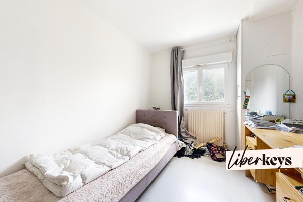 Maison familiale - 4 chambres - Lotissement paisible à Meyzieu à côté du tram T3