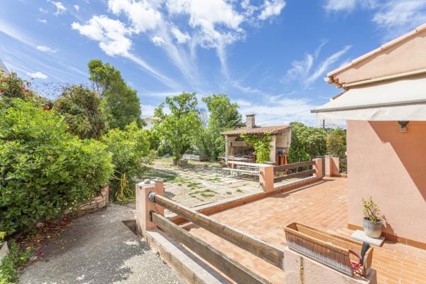 Septèmes-les-Vallons (13240) SEPTEMES LES VALLONS ( 13240) Propriété 2400m2 2 logements indépendants avec piscine + garage