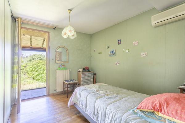 Septèmes-les-Vallons (13240) SEPTEMES LES VALLONS ( 13240) Propriété 2400m2 2 logements indépendants avec piscine + garage