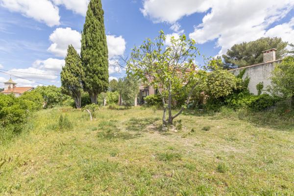 Septèmes-les-Vallons (13240) SEPTEMES LES VALLONS ( 13240) Propriété 2400m2 2 logements indépendants avec piscine + garage