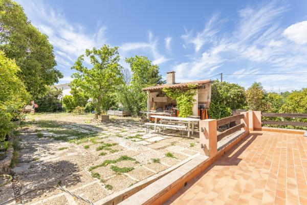 Septèmes-les-Vallons (13240) SEPTEMES LES VALLONS ( 13240) Propriété 2400m2 2 logements indépendants avec piscine + garage