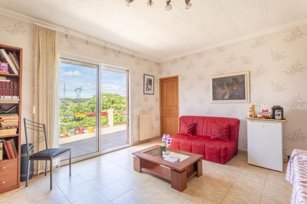 Septèmes-les-Vallons (13240) SEPTEMES LES VALLONS ( 13240) Propriété 2400m2 2 logements indépendants avec piscine + garage