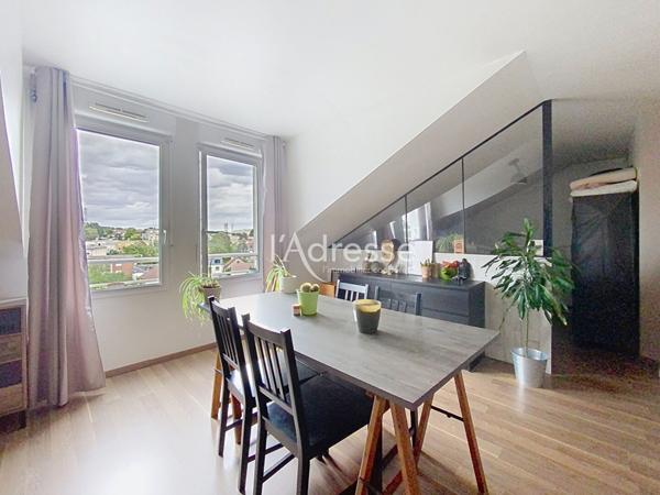 À VENDRE type F2 Dernier étage façon Rooftop Hyper-centre Chelles