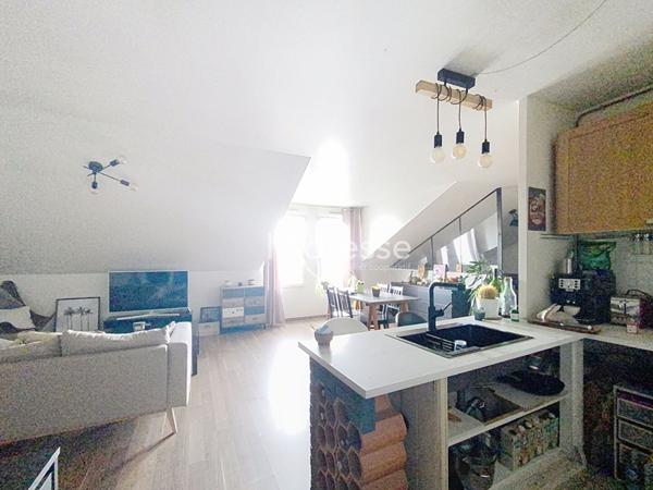 À VENDRE type F2 Dernier étage façon Rooftop Hyper-centre Chelles