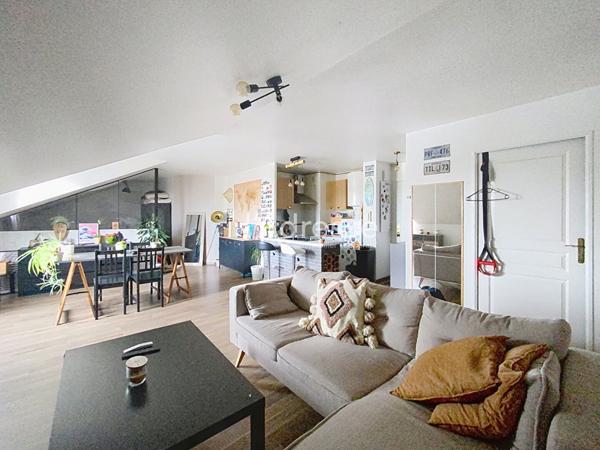 À VENDRE type F2 Dernier étage façon Rooftop Hyper-centre Chelles