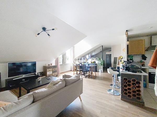 À VENDRE type F2 Dernier étage façon Rooftop Hyper-centre Chelles