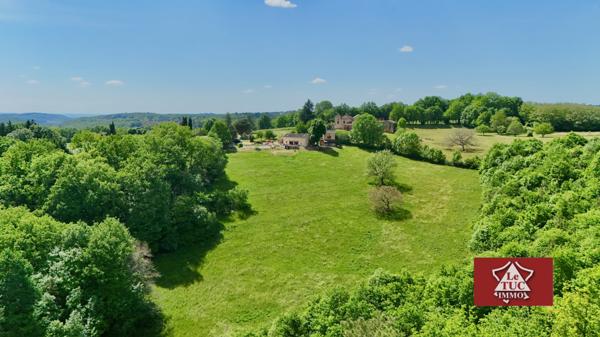 Propriété avec vues, piscine et gites. Montcabrier (46700)