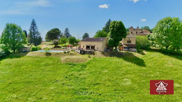 Propriété avec vues, piscine et gites. Montcabrier (46700)