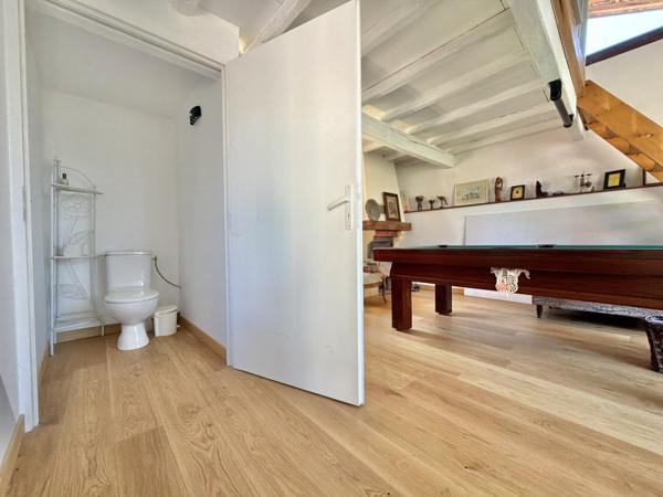 Propriété avec vues, piscine et gites. Montcabrier (46700)