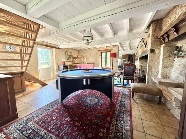 Propriété avec vues, piscine et gites. Montcabrier (46700)
