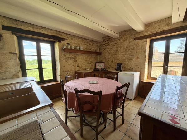 Propriété avec vues, piscine et gites. Montcabrier (46700)