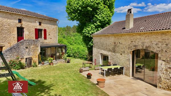 Propriété avec vues, piscine et gites. Montcabrier (46700)