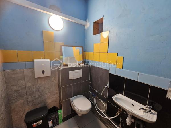 Local d activites de 85 m²