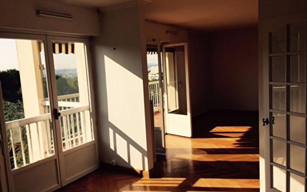 Appartement à louer    3 pièces •  Caluire-et-Cuire