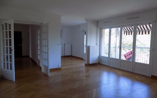 Appartement à louer    3 pièces •  Caluire-et-Cuire