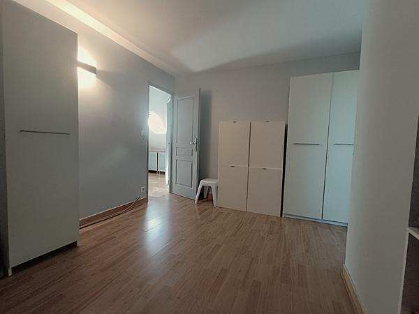 Maison spacieuse à vendre à Vrigny - 4 chambres et jardin !