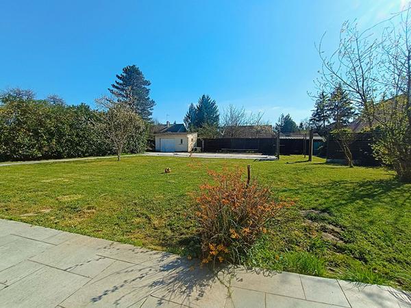 Maison spacieuse à vendre à Vrigny - 4 chambres et jardin !