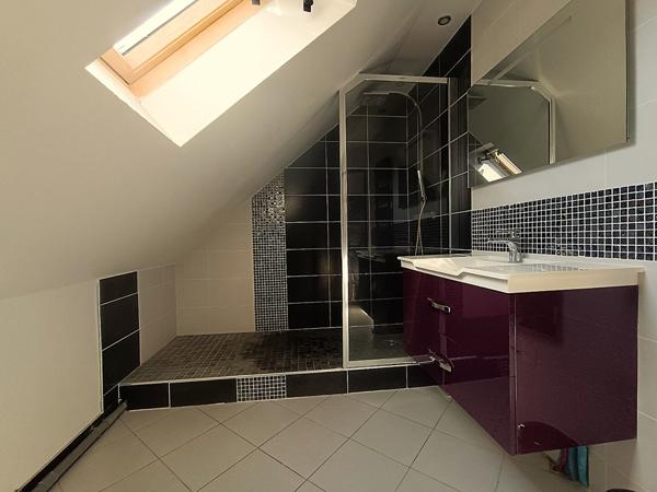 Maison spacieuse à vendre à Vrigny - 4 chambres et jardin !