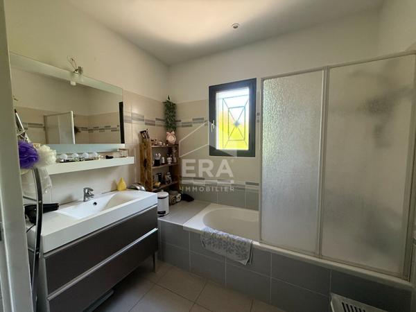 A VENDRE SAINT MAXIMIN LA SAINTE BAUME MAISON T6 DE 146 M² SUR 980 M² DE JARDIN AVEC 1 STUDIO ATTENANT ET  1 STUDIO INDEPENDANT A L'ETAGE