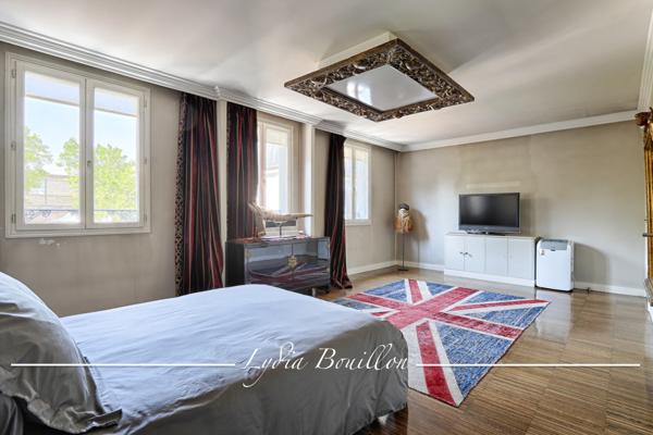 Paris (75014) PARIS 14ème Proche, centre-ville, Maison 147 m2, 5 pièces avec terrasse et très grand jardin