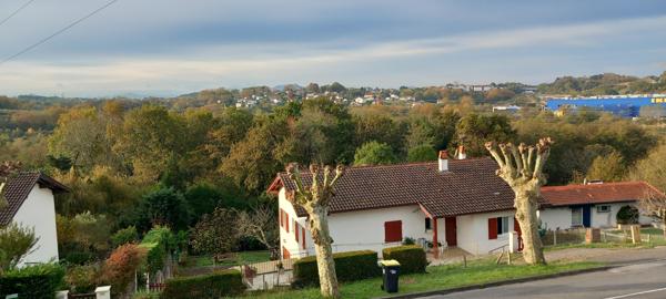 Mouguerre (64990) Mouguerre 100m²T4 + comble, plain-pied sur 772m² de terrain