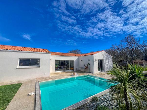 17920 BREUILLET BREUILLET - Centre Bourg