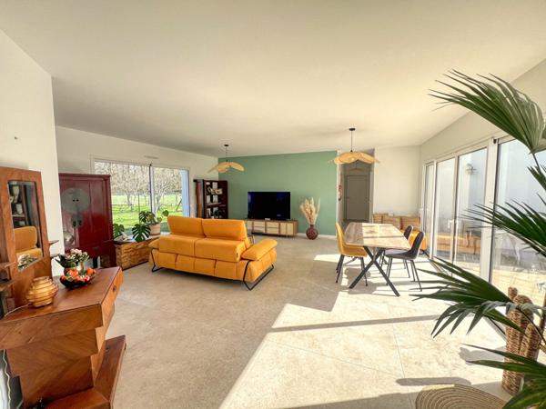 17920 BREUILLET BREUILLET - Centre Bourg