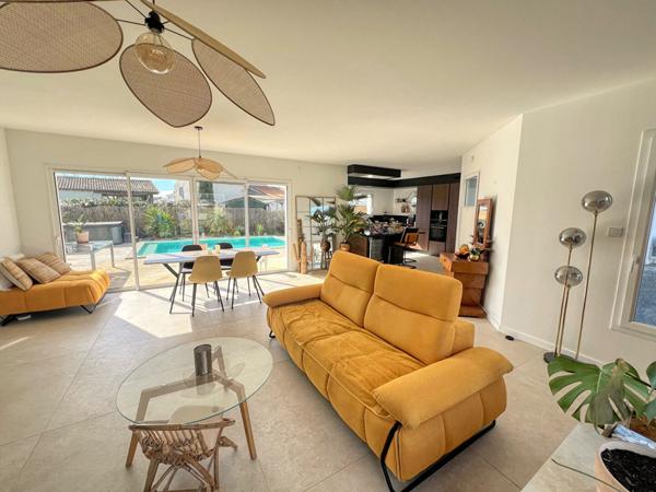 17920 BREUILLET BREUILLET - Centre Bourg