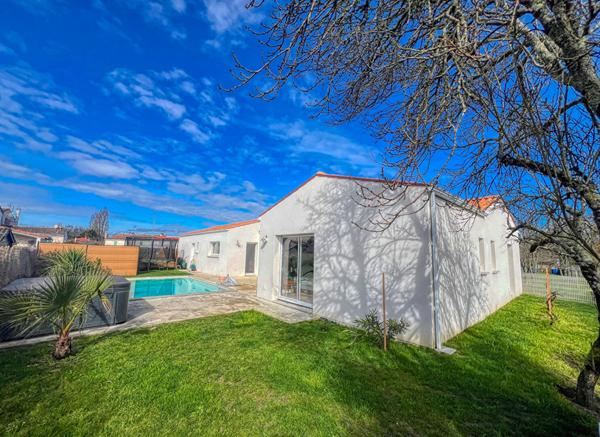 17920 BREUILLET BREUILLET - Centre Bourg