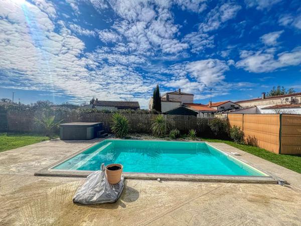 17920 BREUILLET BREUILLET - Centre Bourg