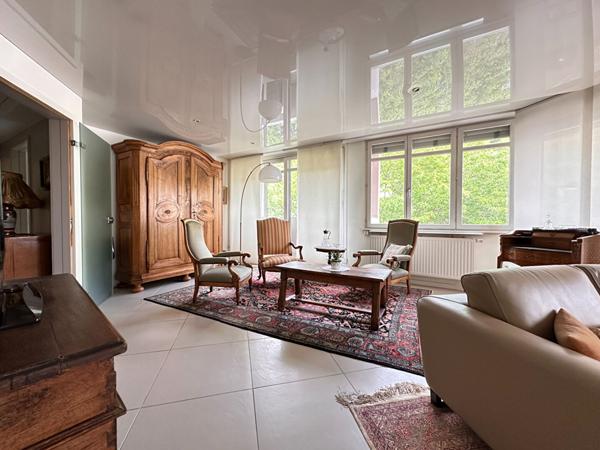 Appartement - 5 pièces - 168 m²