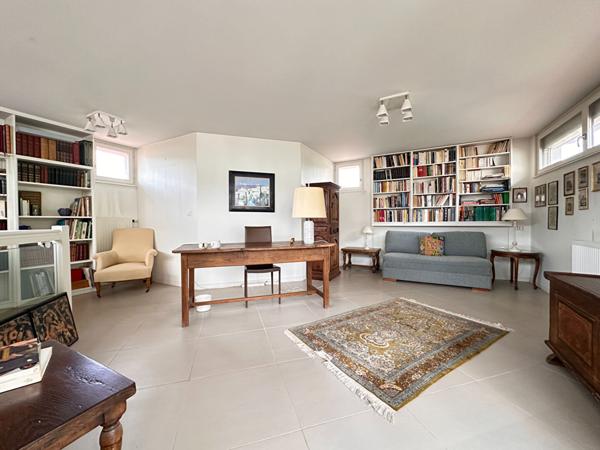 Appartement - 5 pièces - 168 m²