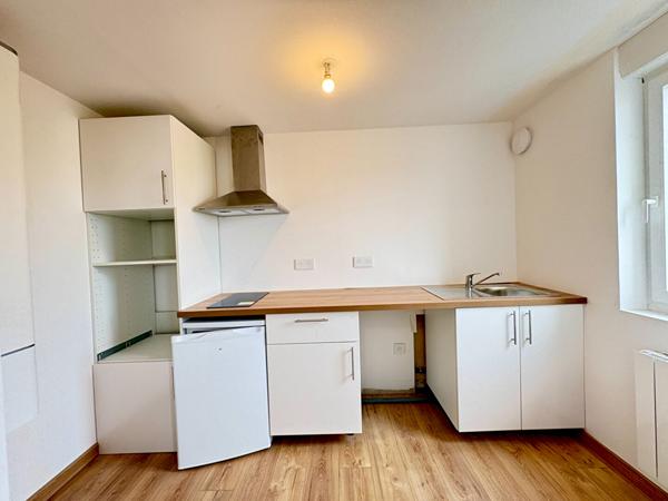 APPARTEMENT T1 RÉNOVÉ - CHATEAU-GONTIER