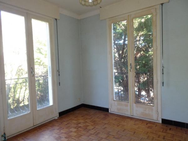 Maison 6 pièces avec garage et jardin à rénover