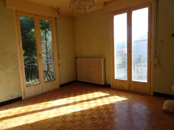 Maison 6 pièces avec garage et jardin à rénover