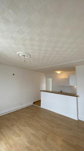 APPARTEMENT F3 DE 54 M² SITUE AU DEUXIÈME ÉTAGE CHÂTELLERAULT Réf A.100