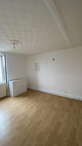 APPARTEMENT F3 DE 54 M² SITUE AU DEUXIÈME ÉTAGE CHÂTELLERAULT Réf A.100