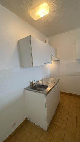APPARTEMENT F3 DE 54 M² SITUE AU DEUXIÈME ÉTAGE CHÂTELLERAULT Réf A.100
