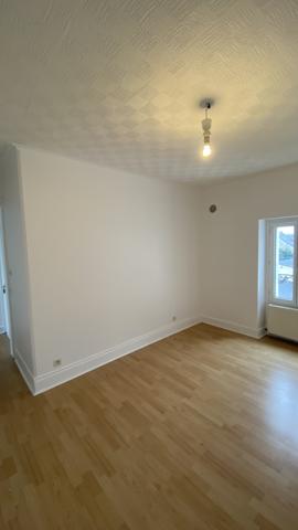 APPARTEMENT F3 DE 54 M² SITUE AU DEUXIÈME ÉTAGE CHÂTELLERAULT Réf A.100