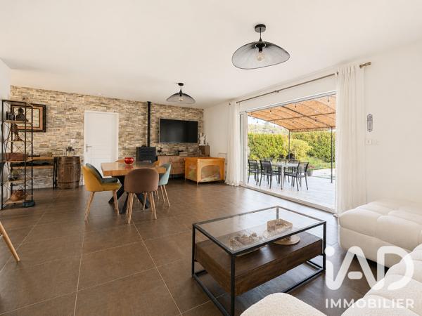 Maison à vendre 5 pièces 130 m² Cuges-les-Pins
